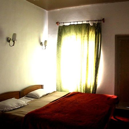 Butterfly Hotel Srīnagar Екстериор снимка