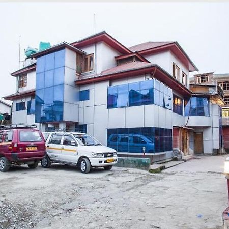 Butterfly Hotel Srīnagar Екстериор снимка