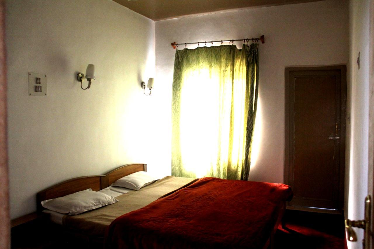 Butterfly Hotel Srīnagar Екстериор снимка