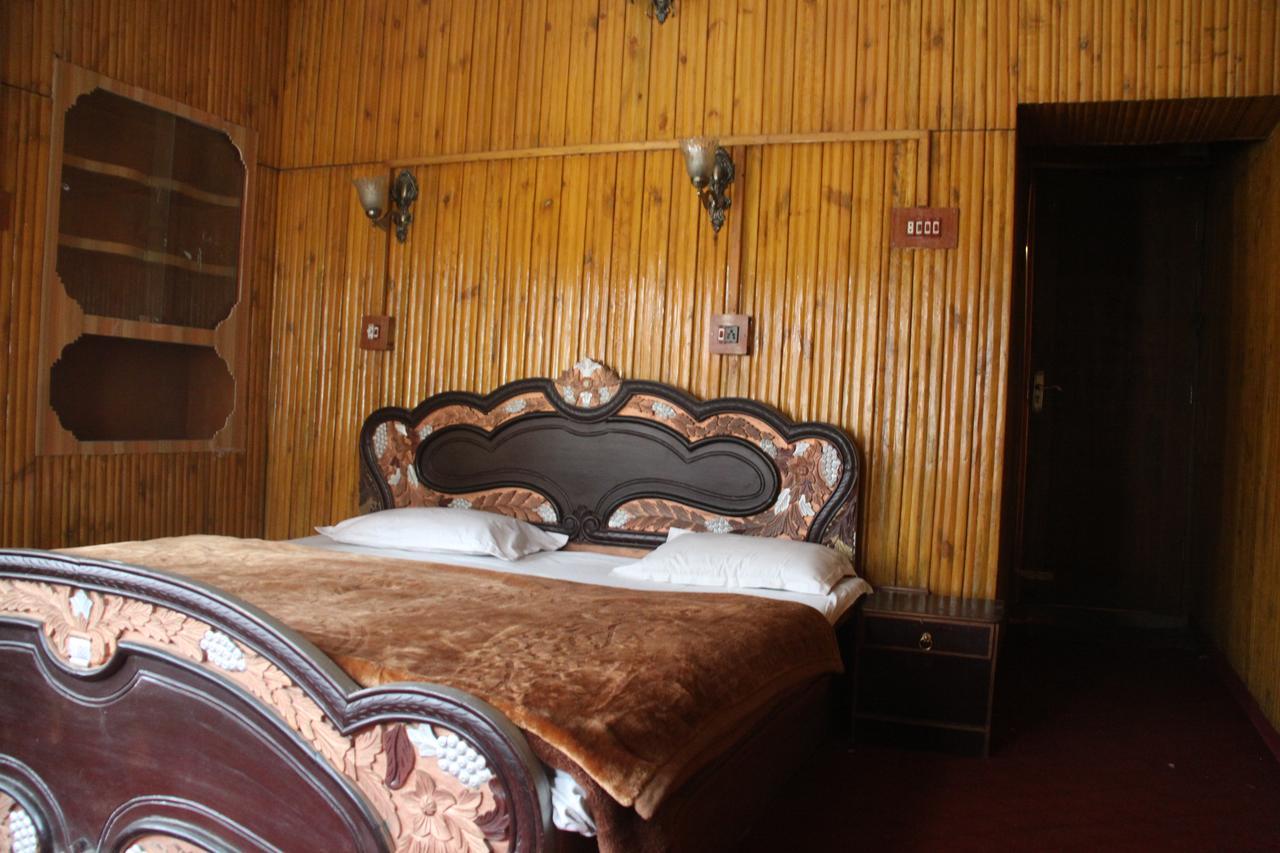 Butterfly Hotel Srīnagar Екстериор снимка