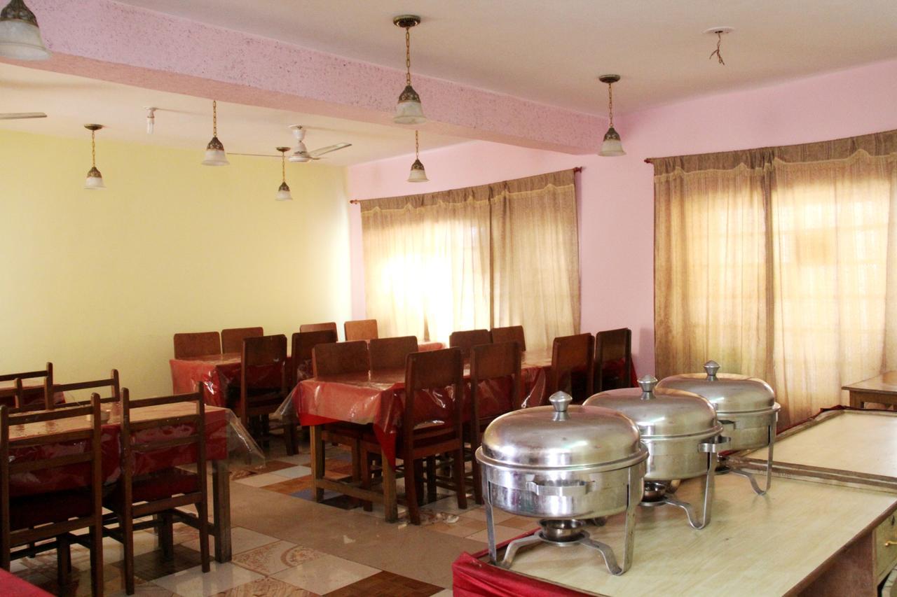 Butterfly Hotel Srīnagar Екстериор снимка