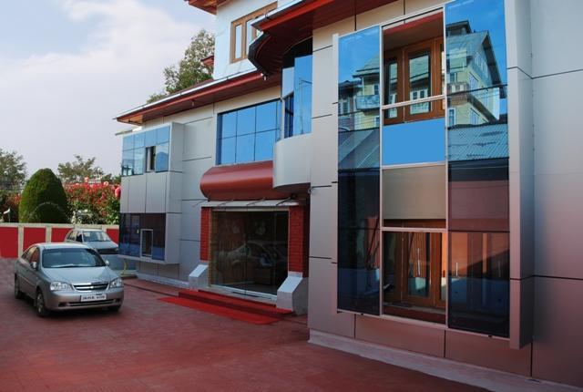 Butterfly Hotel Srīnagar Екстериор снимка